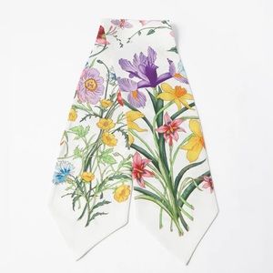 GUCCI floral print silk scarf